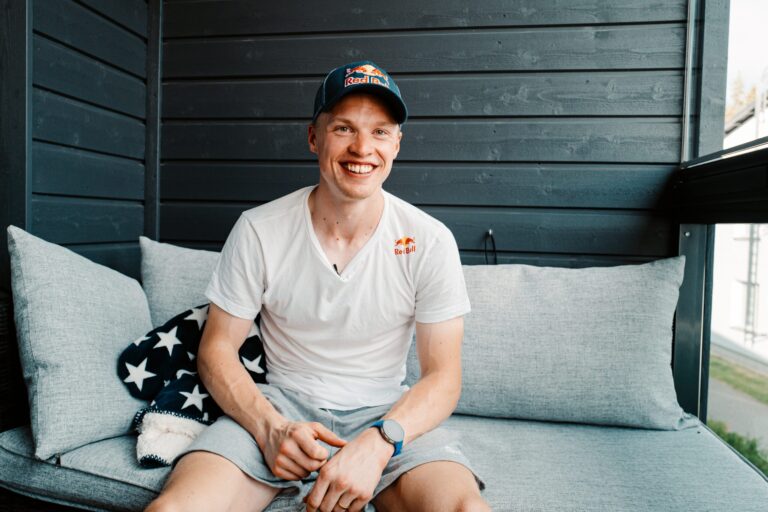 IS: Voimanpesä häkeltyi Iivo Niskasen työnäytteestä