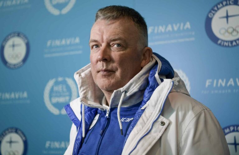 Suomen hiihtonaisten valmentaja jätti jäähyväiset – puhui suunsa puhtaaksi Viaplaylla