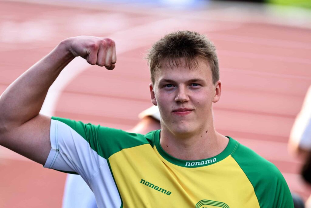 Mico Lampinen täräytti mahtikaaria – kaksi ennätystä romukoppaan Mico Lampinen täräytti mahtikaaria – kaksi ennätystä romukoppaan