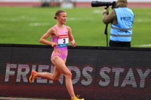 Ilona Mononen täräytti Suomen ennätyksen – hämmästeli kilpasiskojensa käytöstä