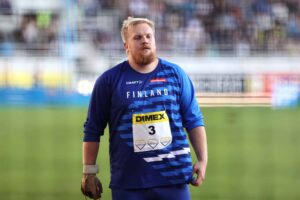 Suomalaiselta moukarimieheltä mahtikaari, Silja Kosonen teki katoamistempun