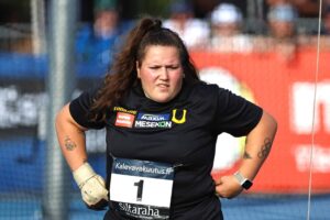 Silja Kosonen esitti järjetöntä ylivoimaa kauden avauskisassaan – yli seitsemän metrin voitto Silja Kosonen esitti järjetöntä ylivoimaa kauden avauskisassaan – yli seitsemän metrin voitto