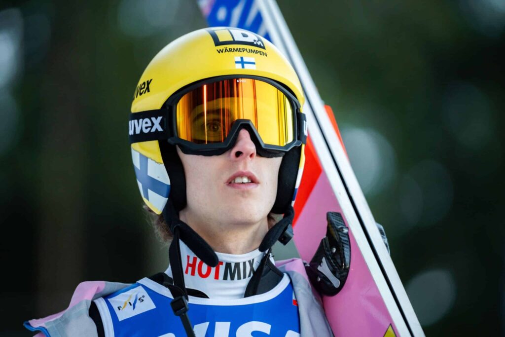 Niko Kytösaholta jymypaukku – Janne Ahonen teki heti ikävän huomion Ylellä Niko Kytösaholta jymypaukku – Janne Ahonen teki heti ikävän huomion Ylellä