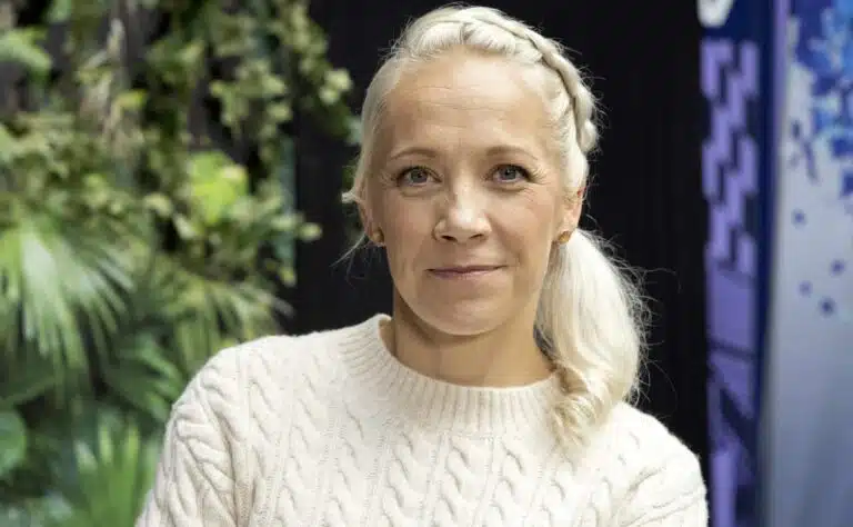 Kaisa Mäkäräinen mykistyi selostuskopissa – ampumahiihtotähden temppu meni yli ymmärryksen Kaisa Mäkäräinen mykistyi selostuskopissa – ampumahiihtotähden temppu meni yli ymmärryksen