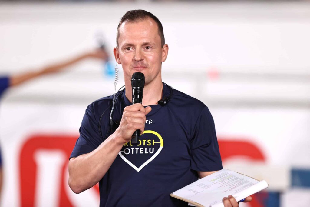 Suomen hiihtomies tuli maaliin – Sami Jauhojärvi latasi välittömän tuomion Suomen hiihtomies tuli maaliin – Sami Jauhojärvi latasi välittömän tuomion