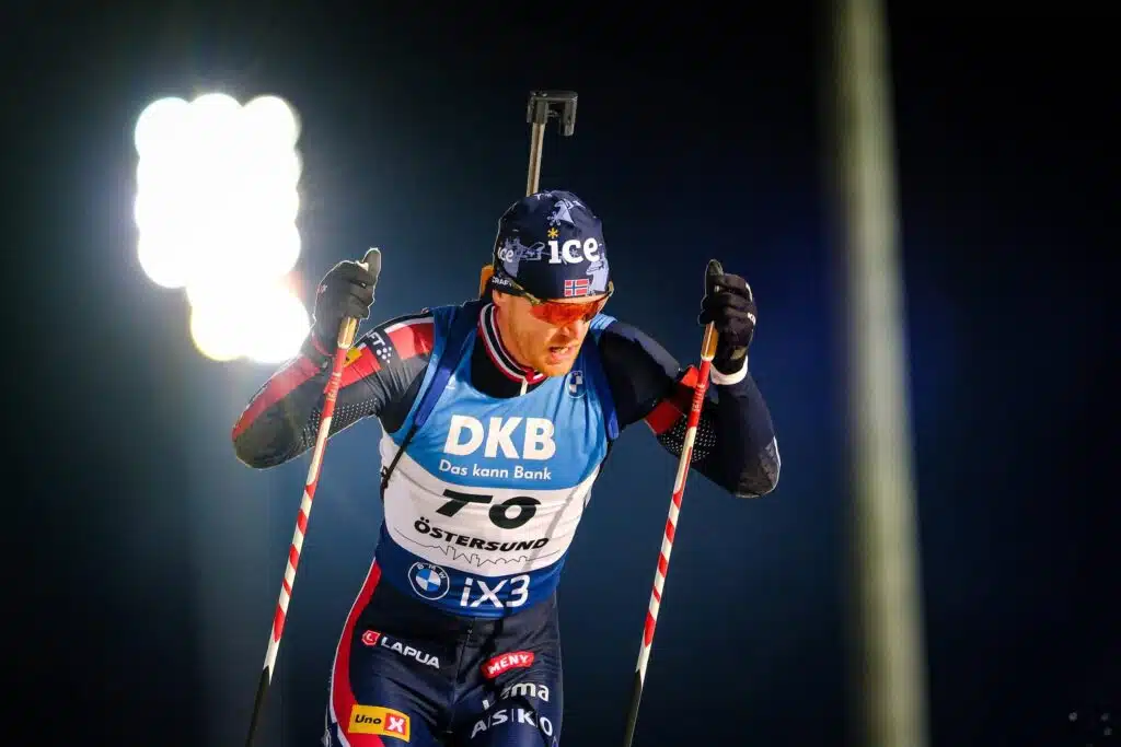 Sivert Guttorm Bakkenin muistohetkessä todistettiin irvokasta näytelmää