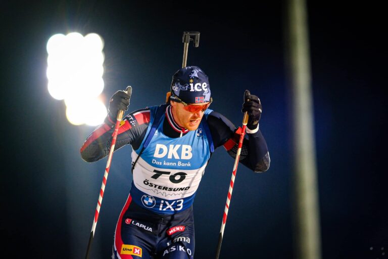 Sivert Guttorm Bakkenin muistohetkessä todistettiin irvokasta näytelmää