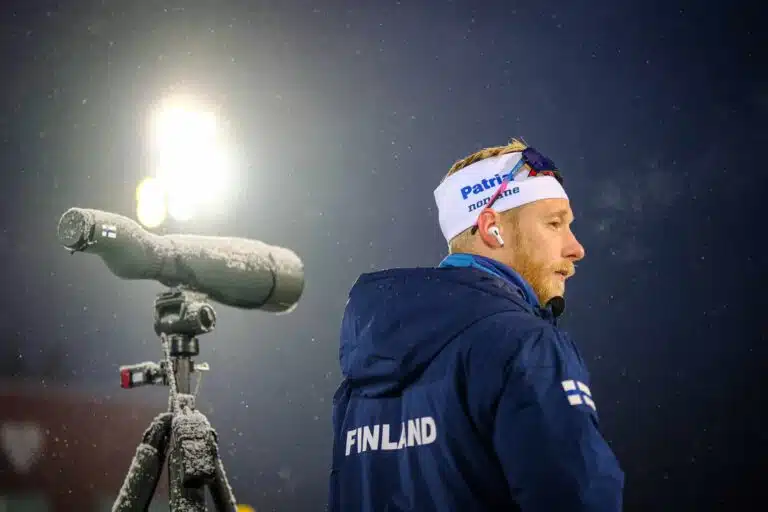 Kamerat tallensivat: Erik Kulstadilta raivoisa huuto Suomen ampumahiihtotähdelle