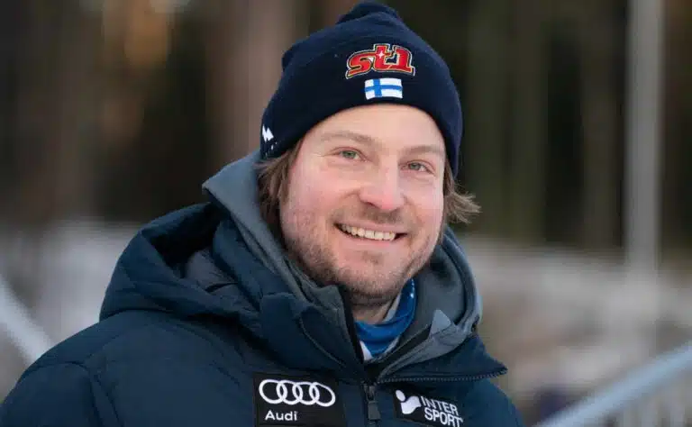 Hiihtomaajoukkueen valmentajalta rumaa tekstiä Viaplayn haastattelussa