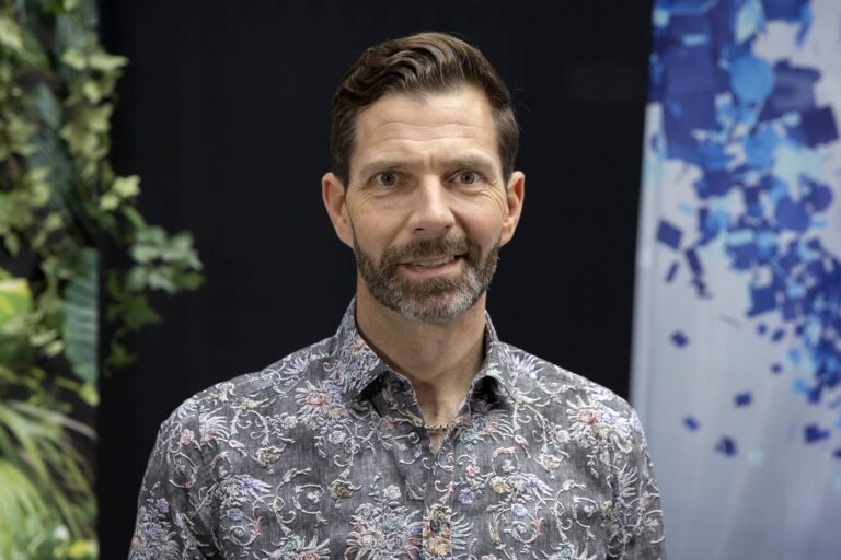 Janne Ahonen kohtasi Arnold Schwarzeneggerin – lausui sen jälkeen jäätävän kommentin Ylen toimittajalle