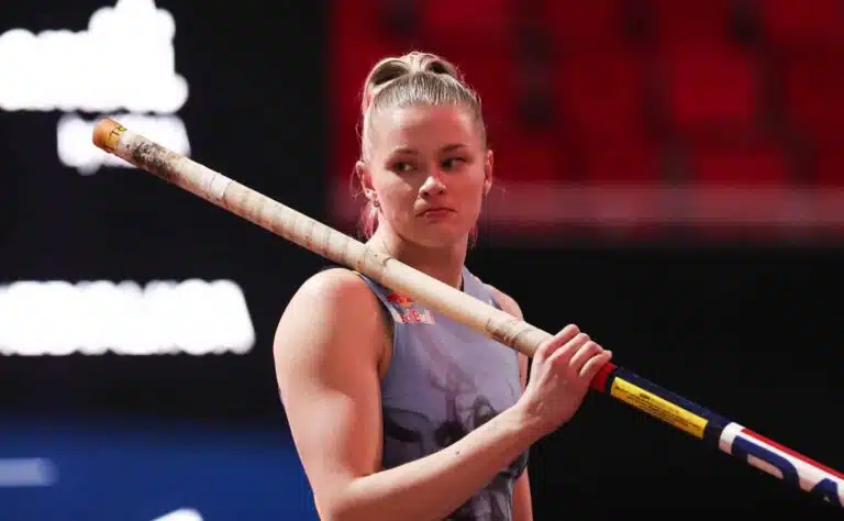 Wilma Murto ällisteli Elina Lampelan touhua