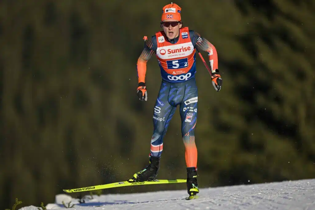 Rakkautta ilmassa – uusi hiihtopari käänsi katseita Tour de Skillä