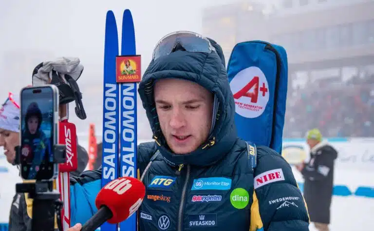 Paljastus: Ampumahiihtotähti jätti maajoukkueen kesken kisojen Paljastus: Ampumahiihtotähti jätti maajoukkueen kesken kisojen