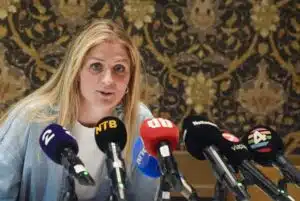 Therese Johaug jakoi intiimin hetkensä maailmalle – "Saatat vielä katua tätä" Therese Johaug jakoi intiimin hetkensä maailmalle – ”Saatat vielä katua tätä”