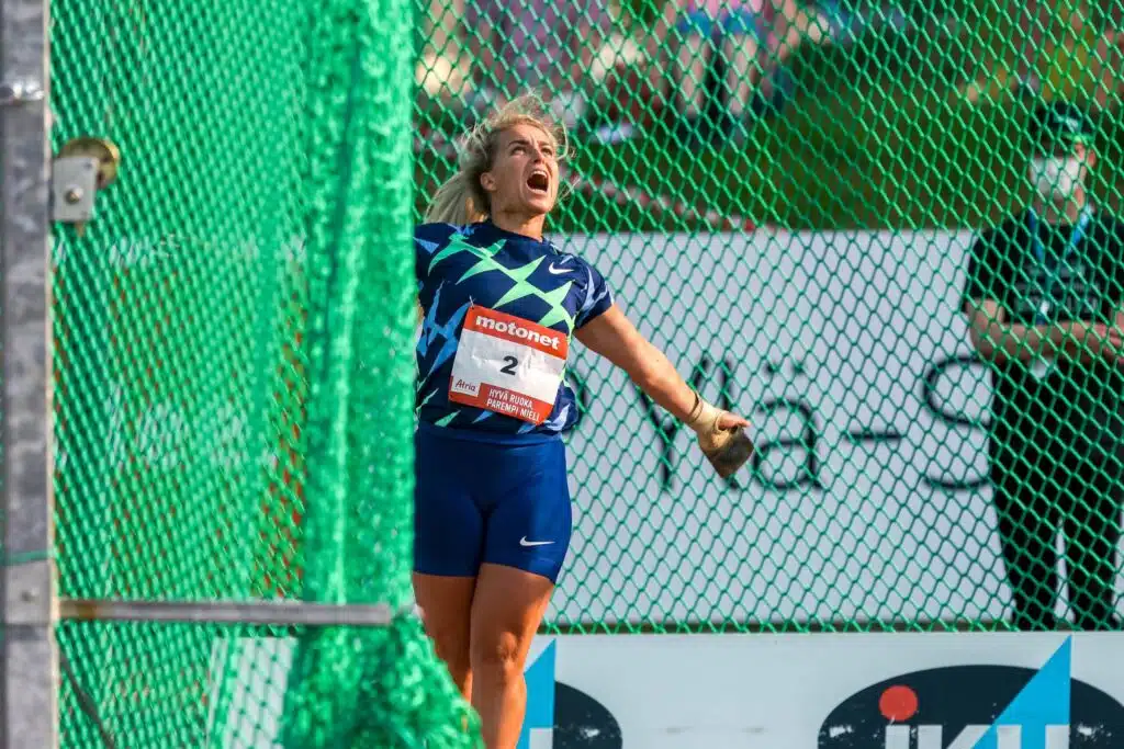 Moukarinaisen elämä synkkeni hetkessä – "Emme koskaan tiedä, mitä seuraavaksi tapahtuu" Moukarinaisen elämä synkkeni hetkessä – ”Emme koskaan tiedä, mitä seuraavaksi tapahtuu”