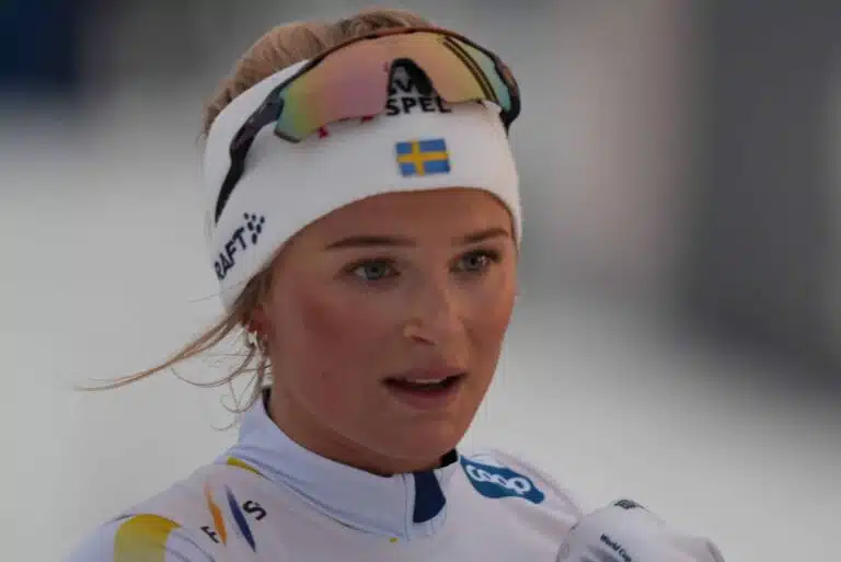 Frida Karlsson käänsi katseita punaisella matolla