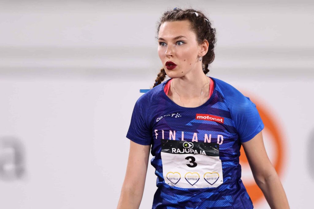 Valmentaja sai lähteä: Ella Junnila sanoi nyt selvät sanat Valmentaja sai lähteä: Ella Junnila sanoi nyt selvät sanat
