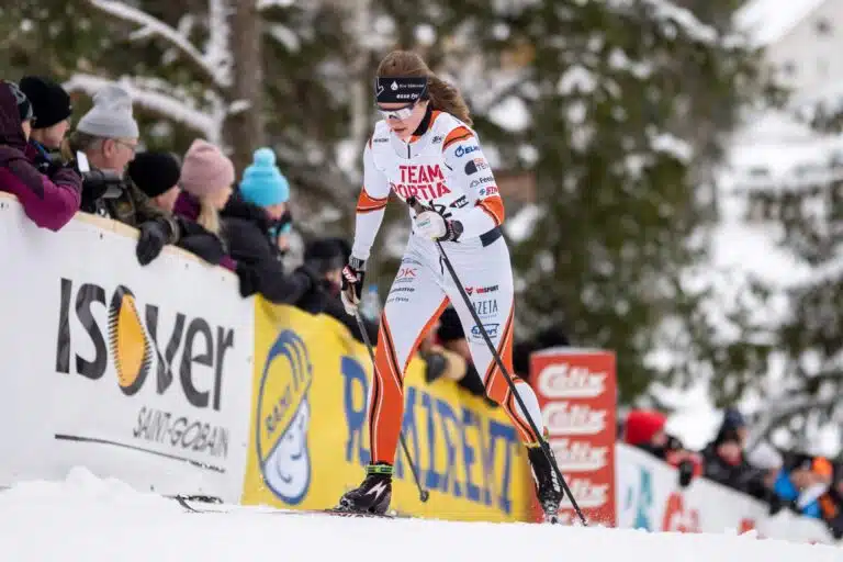 Suomen hiihtonainen kihloihin – Jasmi Joensuukin riemastui