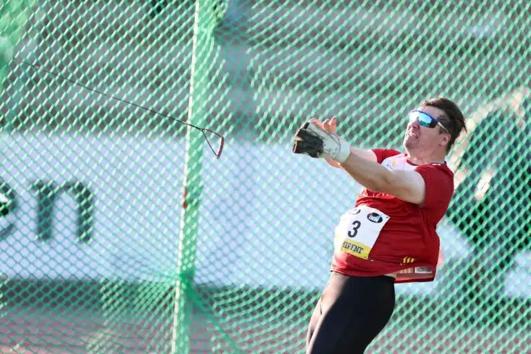 Suomalainen moukarimies täräytti ennätyksensä – täysin ylivoimainen voitto