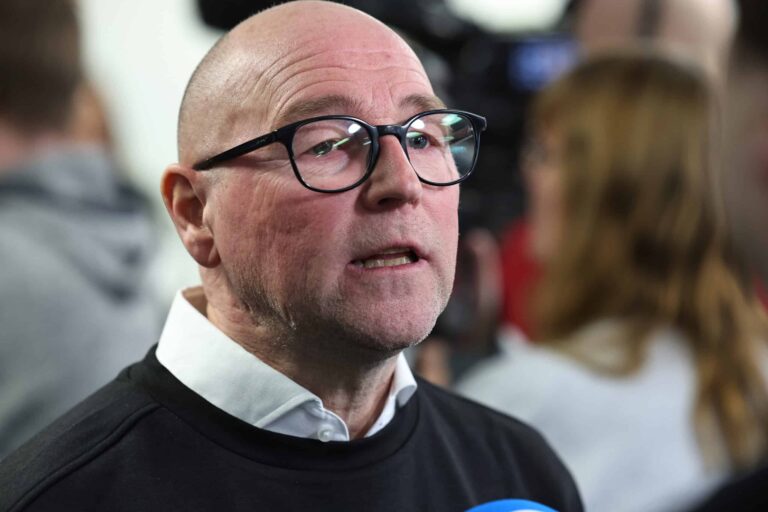 Suomen hiihtomaajoukkueen päävalmentaja löi nyrkin pöytään – näihin asioihin saatava muutos