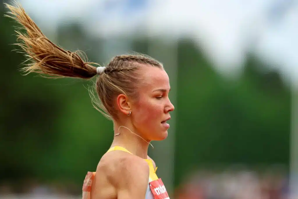 Ilona Monoselta harvinaisen tylyä kritiikkiä kilpasiskolle Ilona Monoselta harvinaisen tylyä kritiikkiä kilpasiskolle