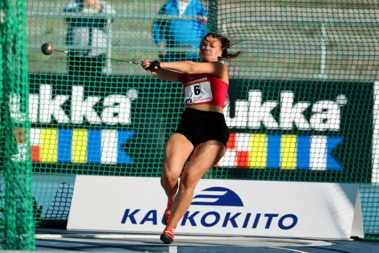 Viimeinen naula oli siinä: Suomen moukarinainen pihalle EM-kisoista