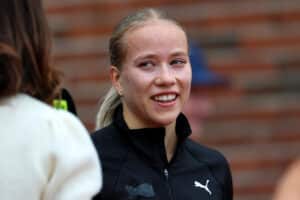 Suomen juoksutähti tylyn tempun kohteena EM-kisoissa – kilpasisko latasi suoraan päin naamaa Suomen juoksutähti tylyn tempun kohteena EM-kisoissa – kilpasisko latasi suoraan päin naamaa